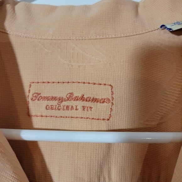 Tommy Bahama Original fit 100% silk Short sleeve Tone on tone design size XL - Picture 2 of 8